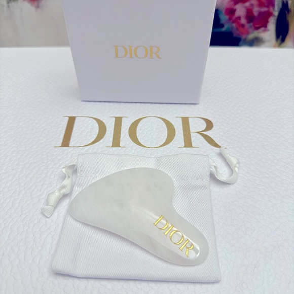Dior Beauty Gua Sha face massaging tool - Picture 2 of 5